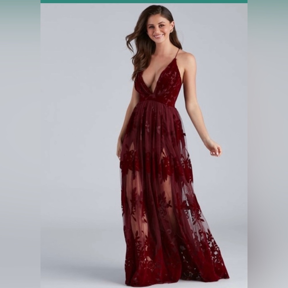 Plunging V-Neck Burgundy Floral Lace Evening Dress